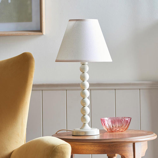 Higgledy And Ivy 25cm Vintage White Shade Table Lamp With High Gloss Almond White Base