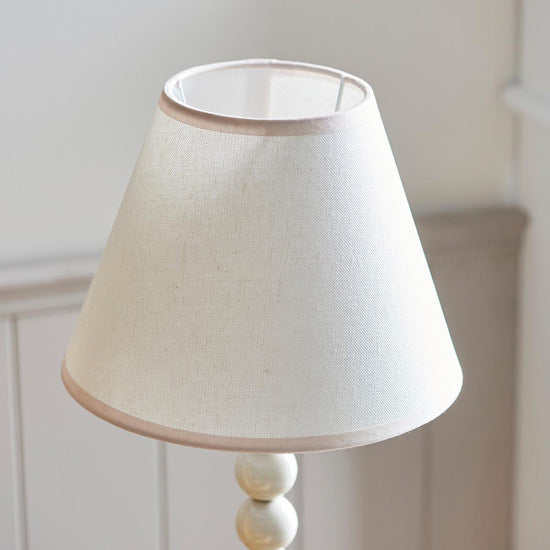 Higgledy And Ivy 25cm Vintage White Shade Table Lamp With High Gloss Almond White Base