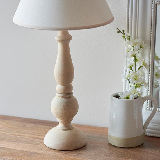 Hidcote And Ivy 30cm Vintage White Shade Table Lamp With Country Classic Base